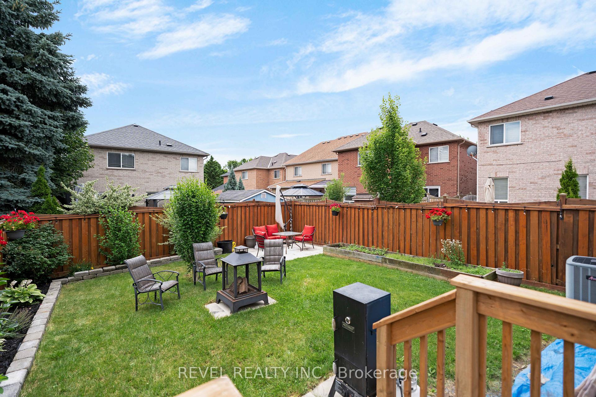 Photo 34 of 21 Ewart Street, Caledon, Bolton North — HOMEH