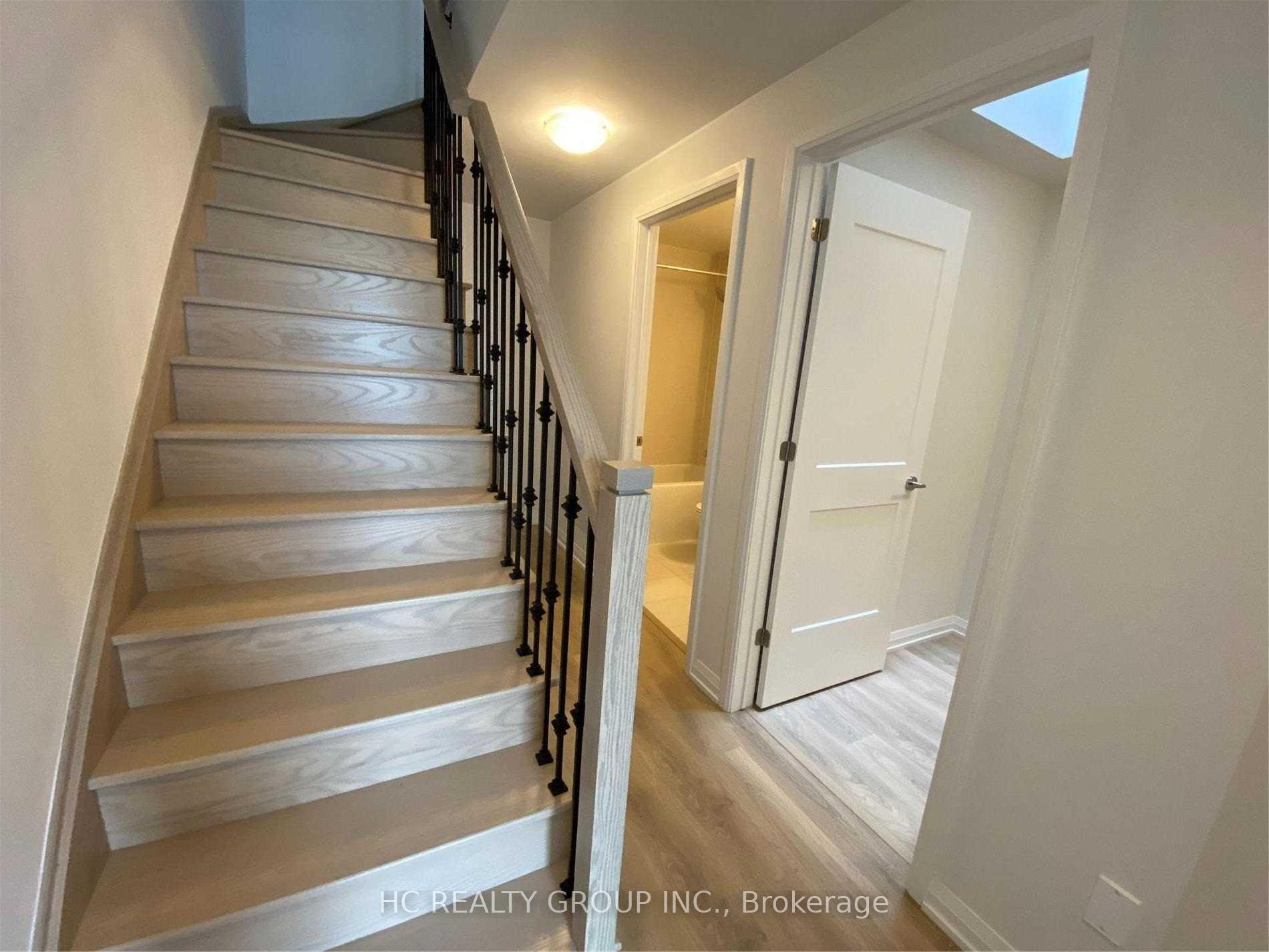 Photo 5 of Unit Th02, 1010 Portage Parkway, Vaughan, Concord — HOMEH