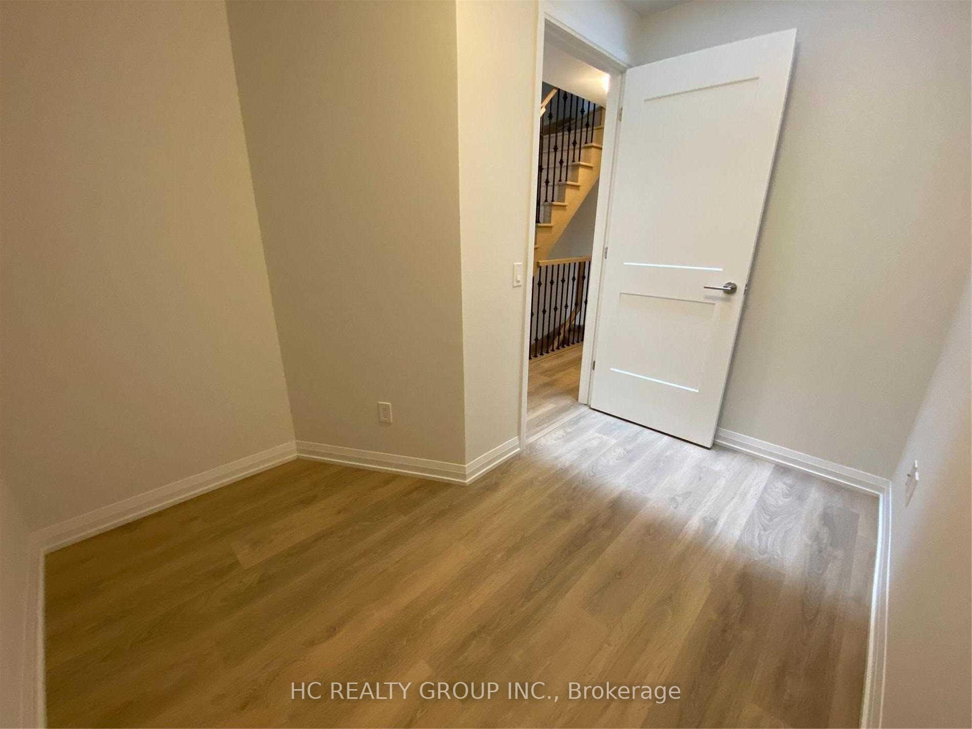 Photo 2 of Unit Th02, 1010 Portage Parkway, Vaughan, Concord — HOMEH