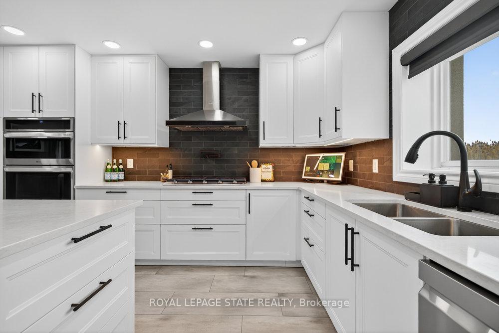 Photo 12 of 74 Green Mountain Road E, Hamilton, Rural Stoney Creek — HOMEH