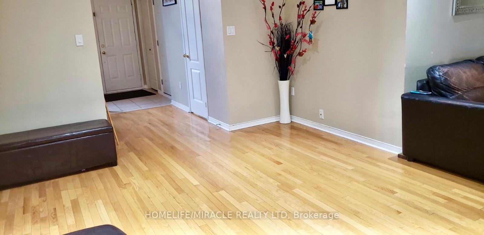 Photo 2 of 66 Echoridge Drive, Brampton, Fletcher's Meadow — HOMEH