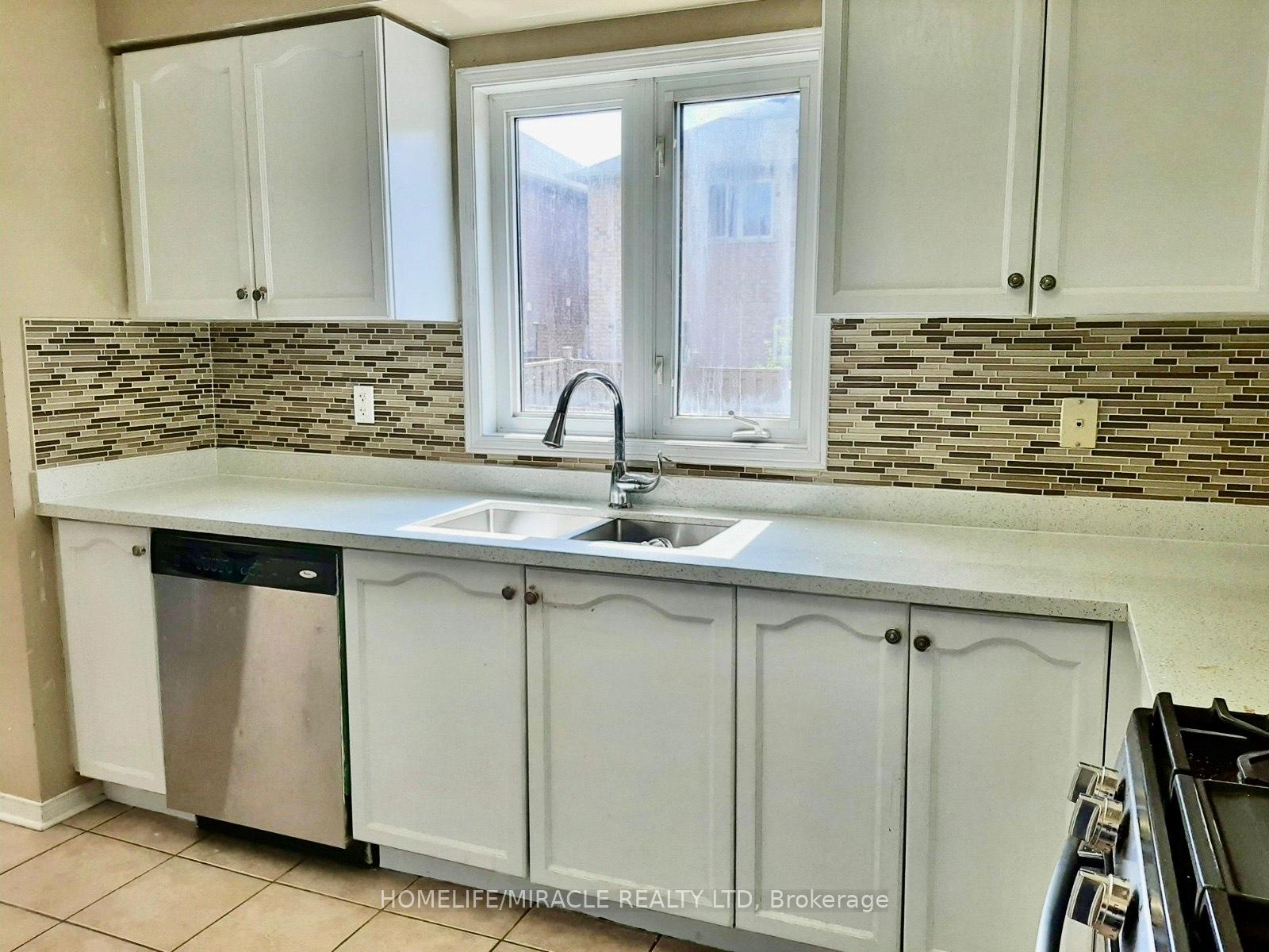 Photo 21 of 66 Echoridge Drive, Brampton, Fletcher's Meadow — HOMEH