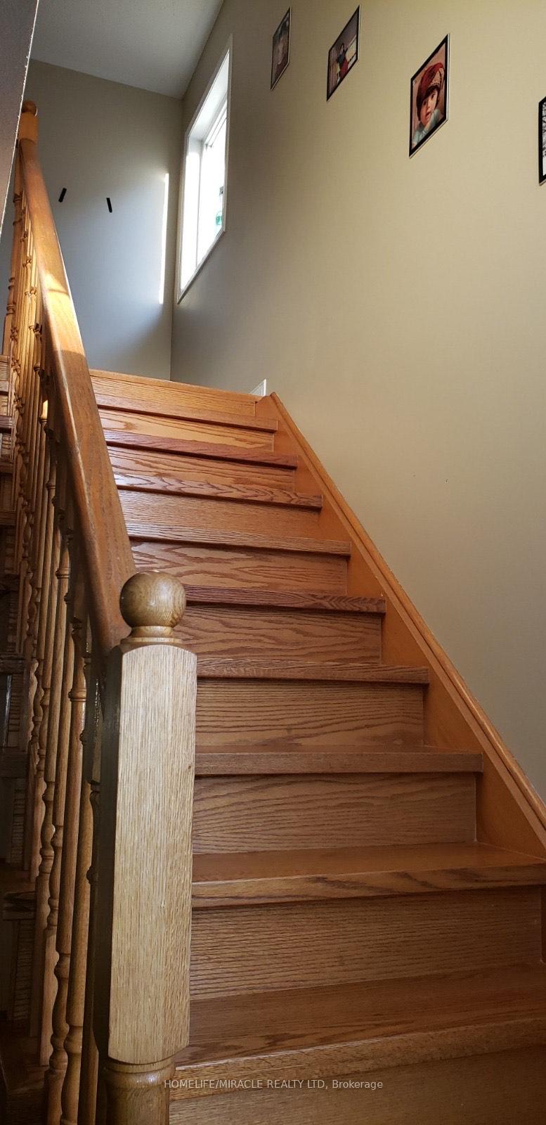 Photo 6 of 66 Echoridge Drive, Brampton, Fletcher's Meadow — HOMEH
