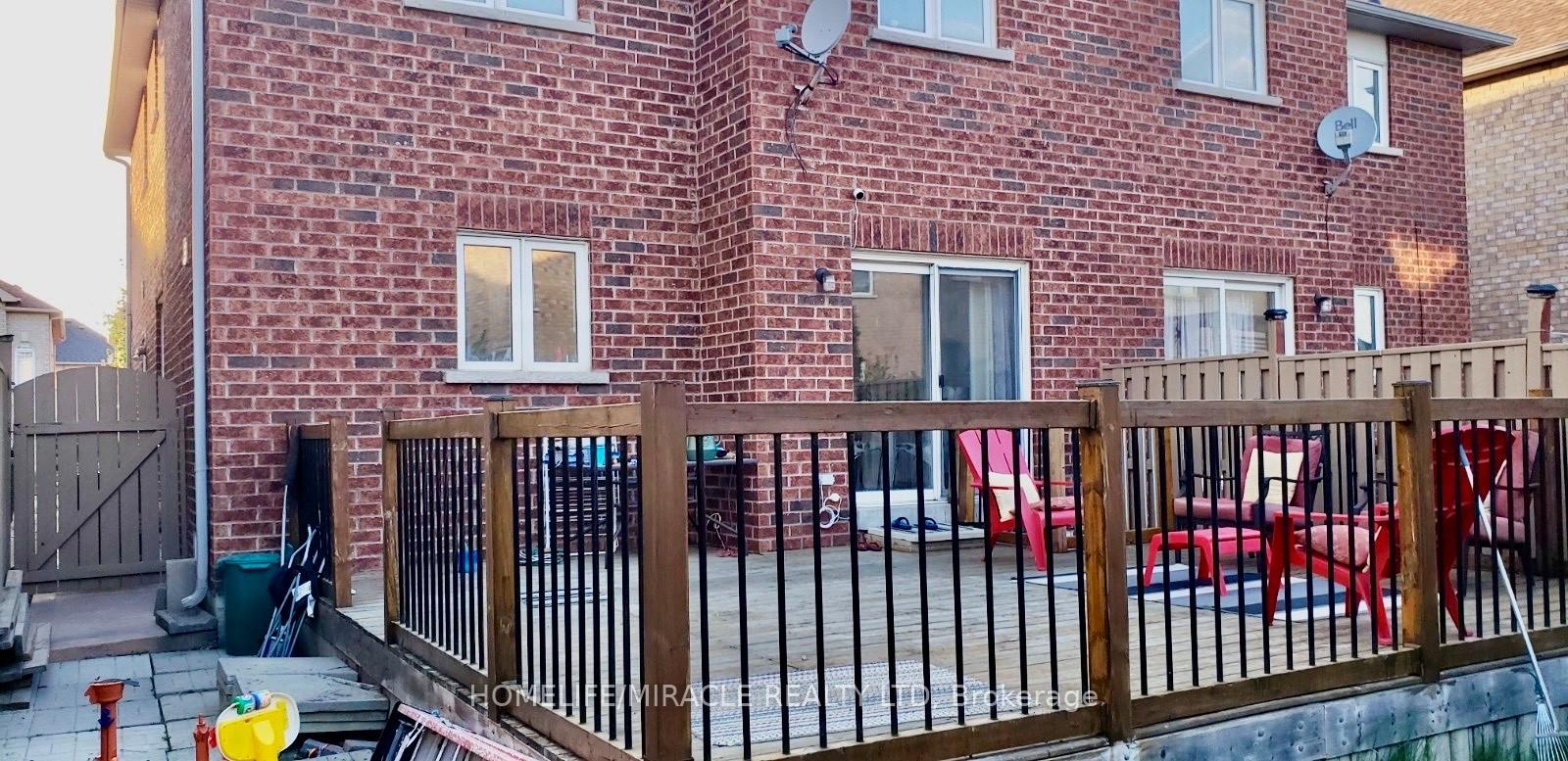 Photo 18 of 66 Echoridge Drive, Brampton, Fletcher's Meadow — HOMEH