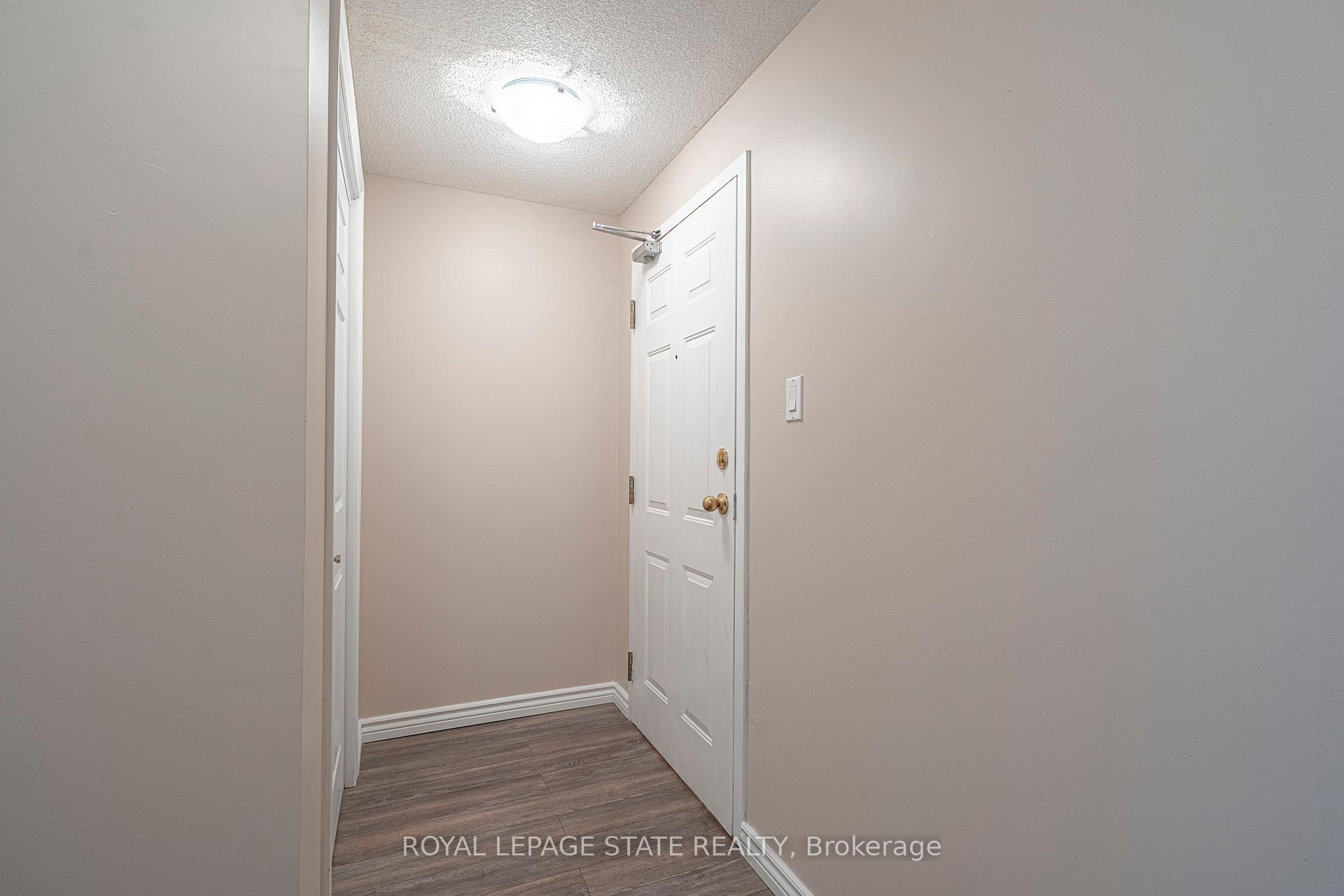 Photo 10 of Unit 105, 200 Limeridge Road W, Hamilton, Rolston — HOMEH