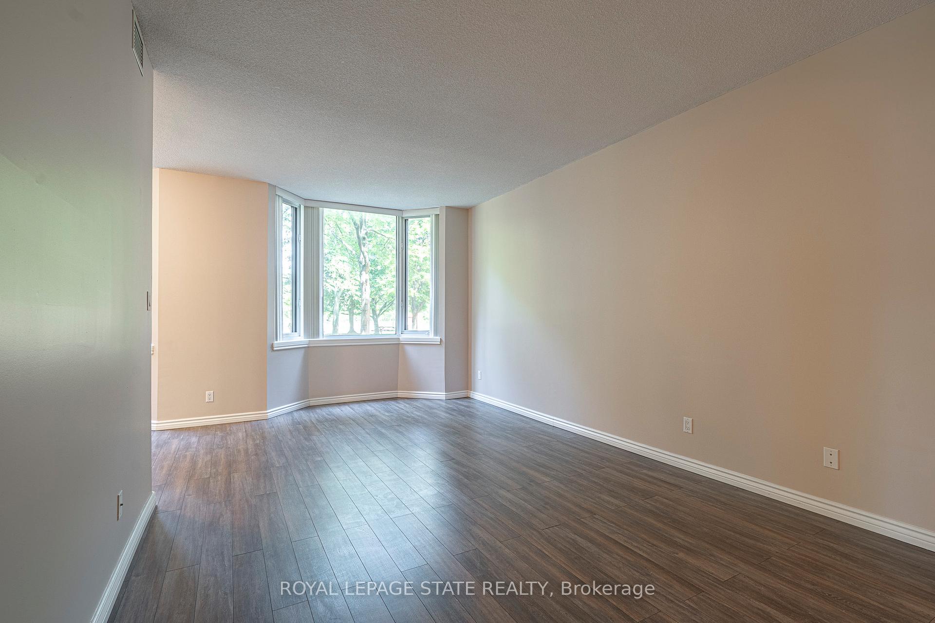 Photo 7 of Unit 105, 200 Limeridge Road W, Hamilton, Rolston — HOMEH