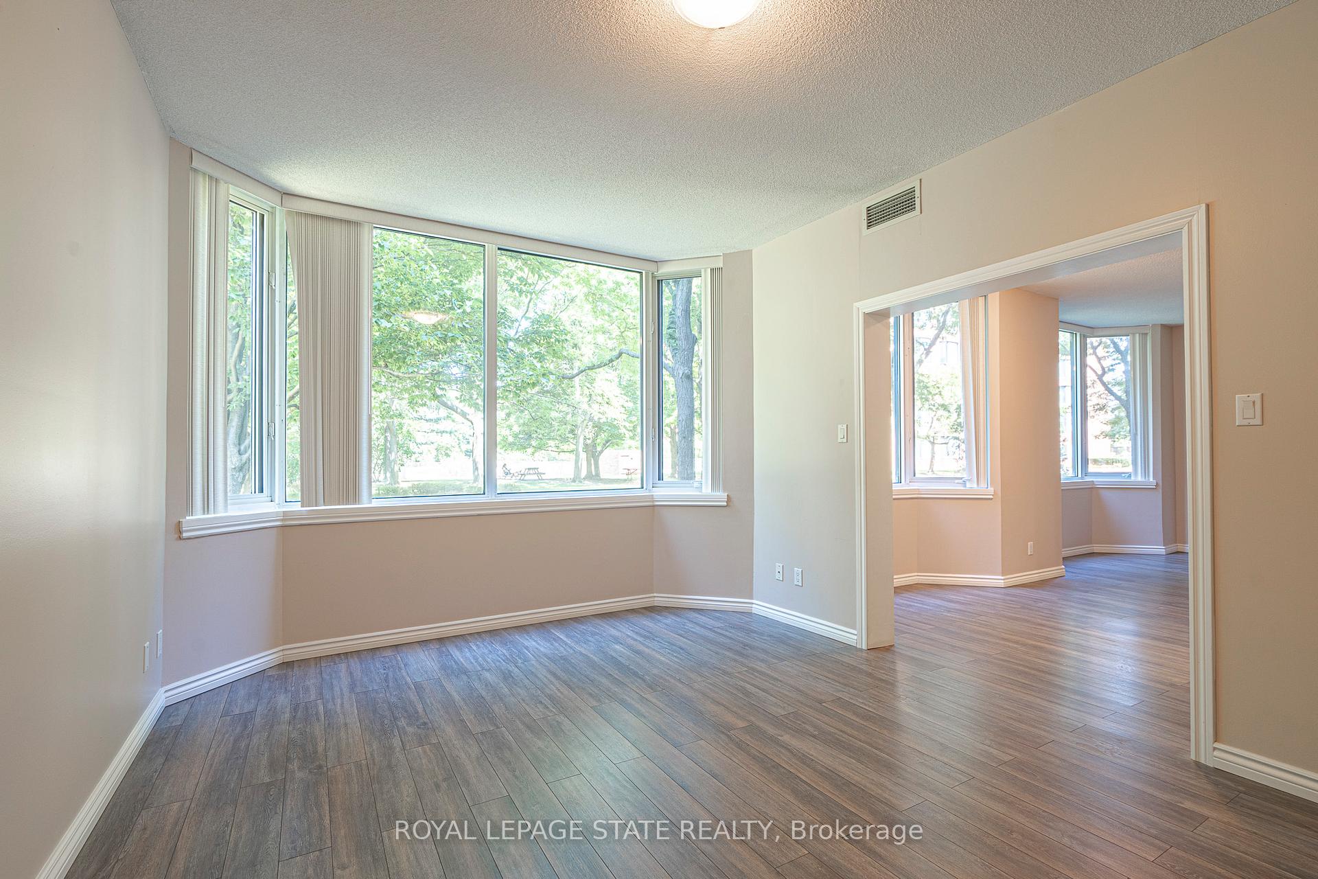 Photo 12 of Unit 105, 200 Limeridge Road W, Hamilton, Rolston — HOMEH