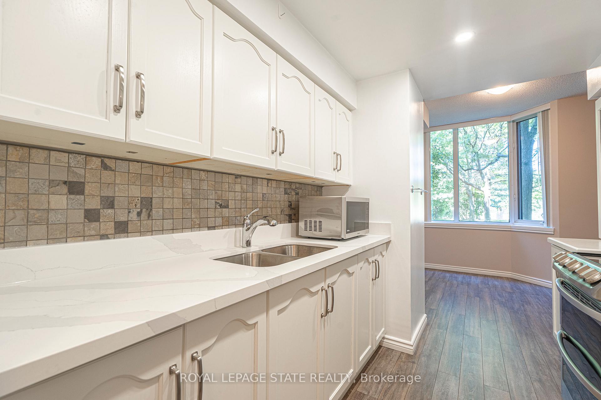 Photo 13 of Unit 105, 200 Limeridge Road W, Hamilton, Rolston — HOMEH