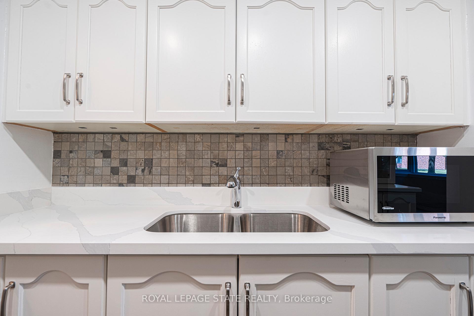 Photo 18 of Unit 105, 200 Limeridge Road W, Hamilton, Rolston — HOMEH