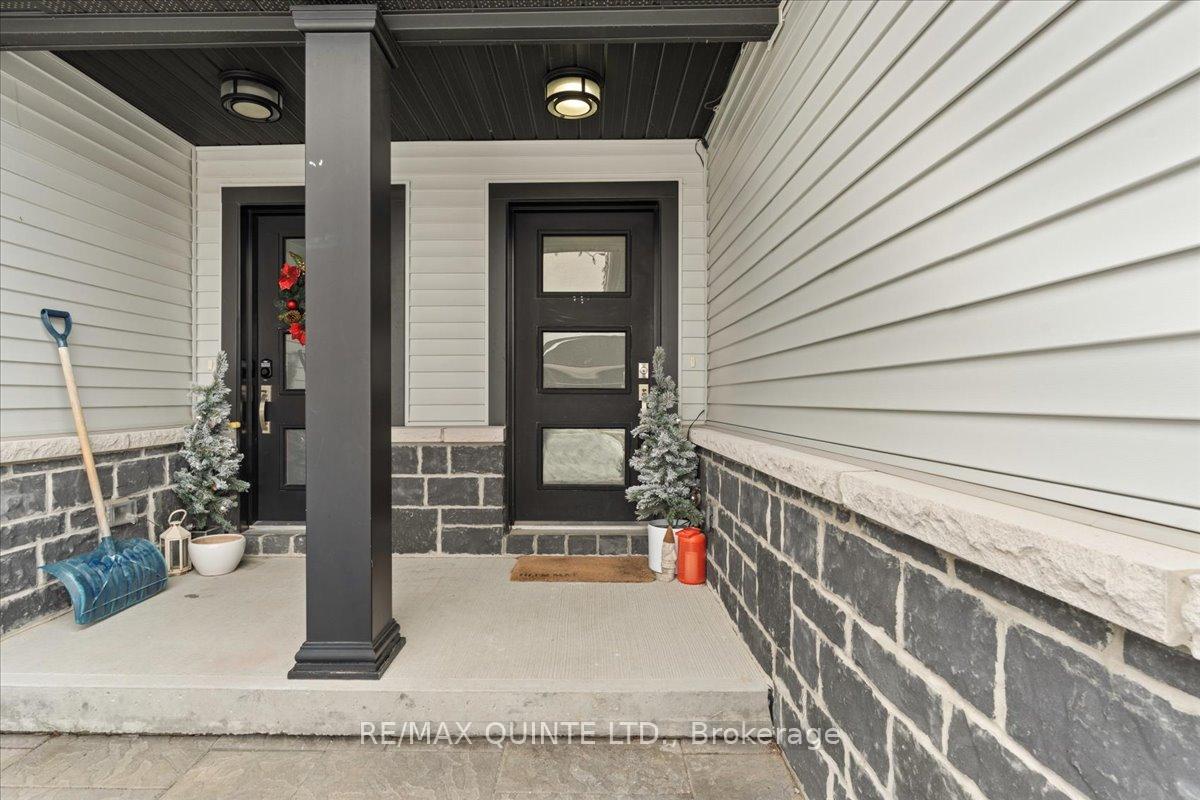 Photo 4 of 19 Dewal Place, Belleville, Belleville Ward — HOMEH