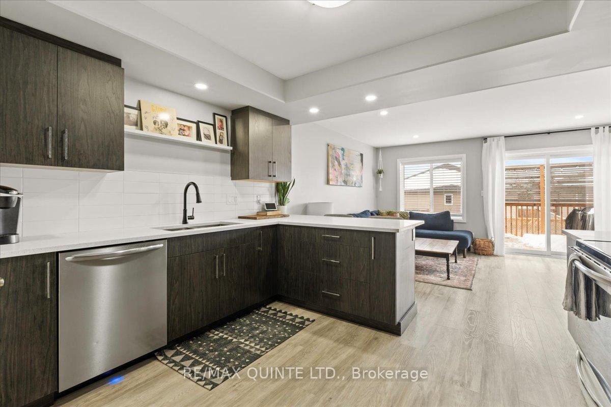Photo 13 of 19 Dewal Place, Belleville, Belleville Ward — HOMEH