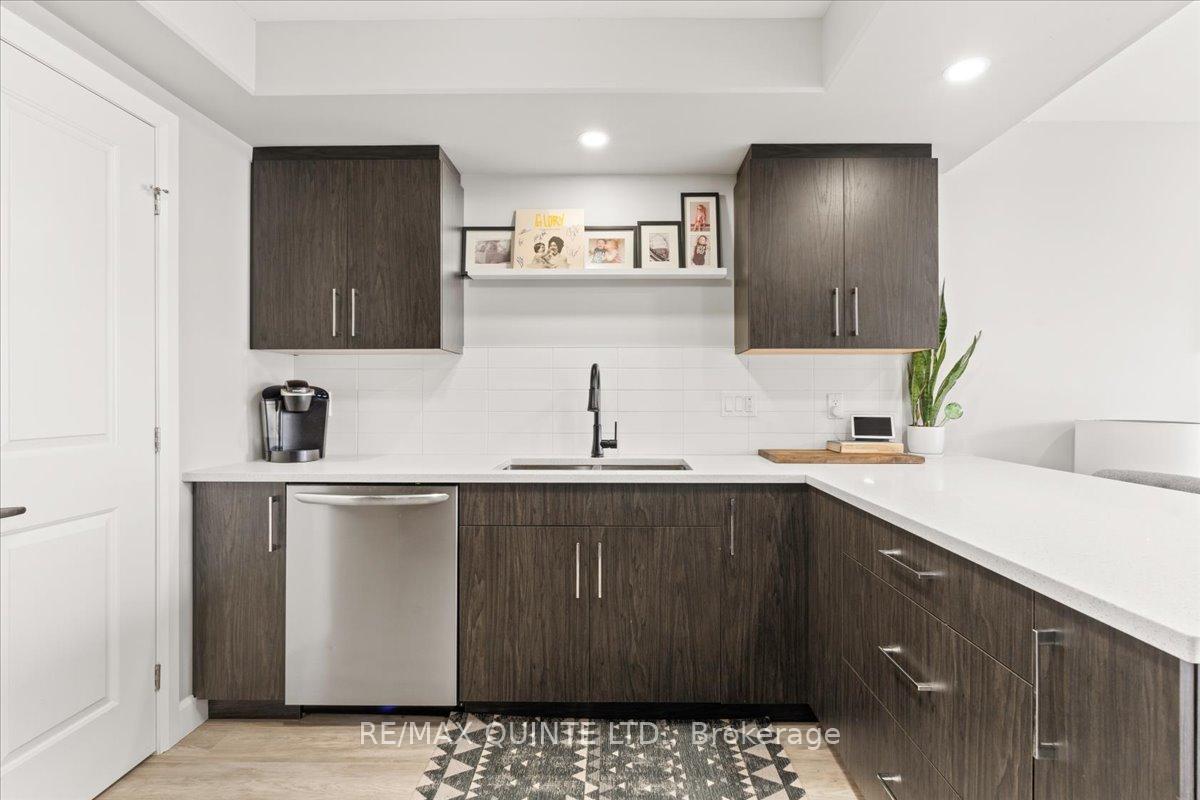 Photo 15 of 19 Dewal Place, Belleville, Belleville Ward — HOMEH