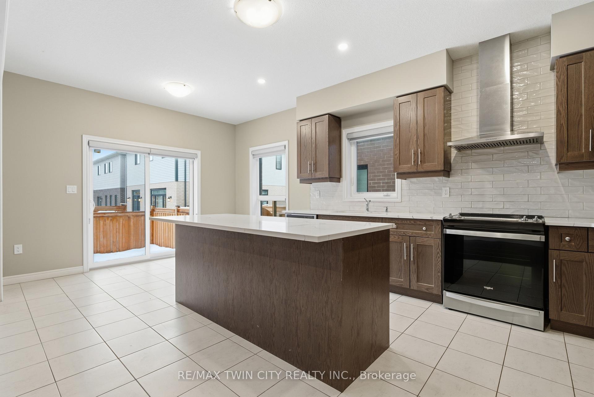 Photo 39 of 126 Tartan Avenue, Kitchener — HOMEH