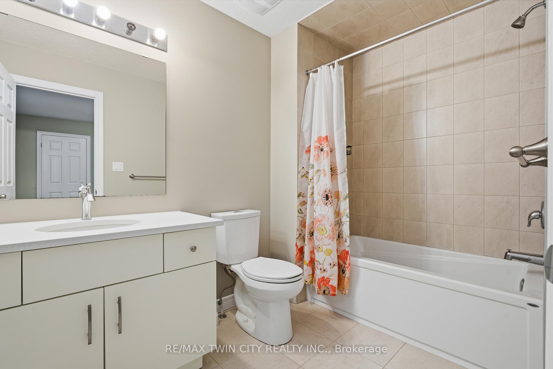 Photo 11 of 126 Tartan Avenue, Kitchener — HOMEH