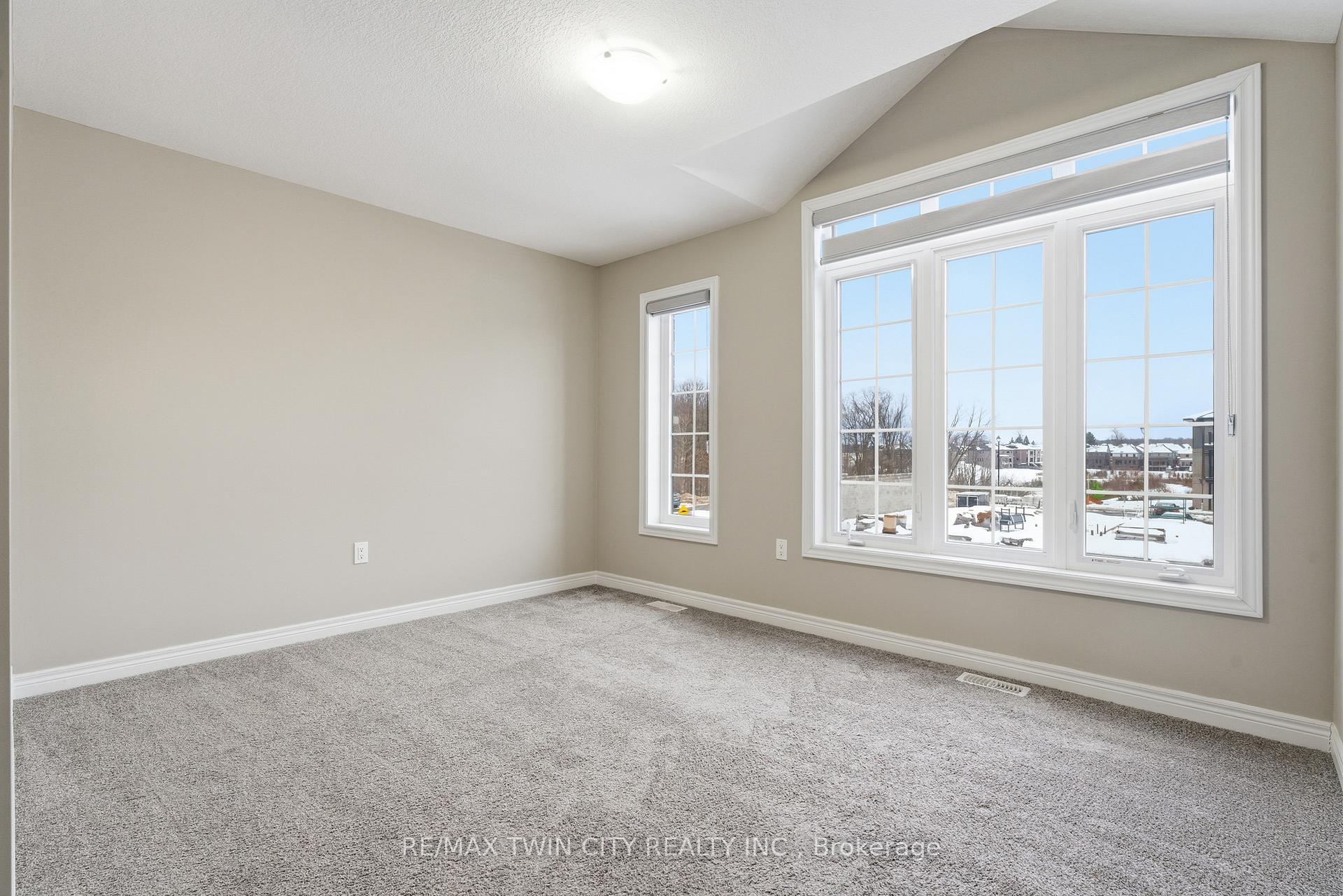 Photo 13 of 126 Tartan Avenue, Kitchener — HOMEH
