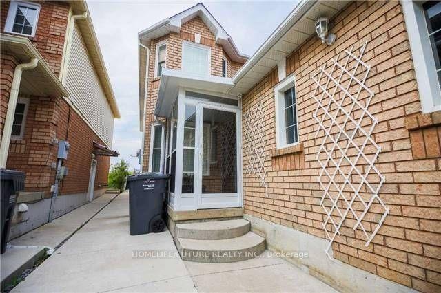 Photo 2 of Unit Main & 2nd, 231 Timberlane Drive, Brampton, Fletcher's Creek South — HOMEH