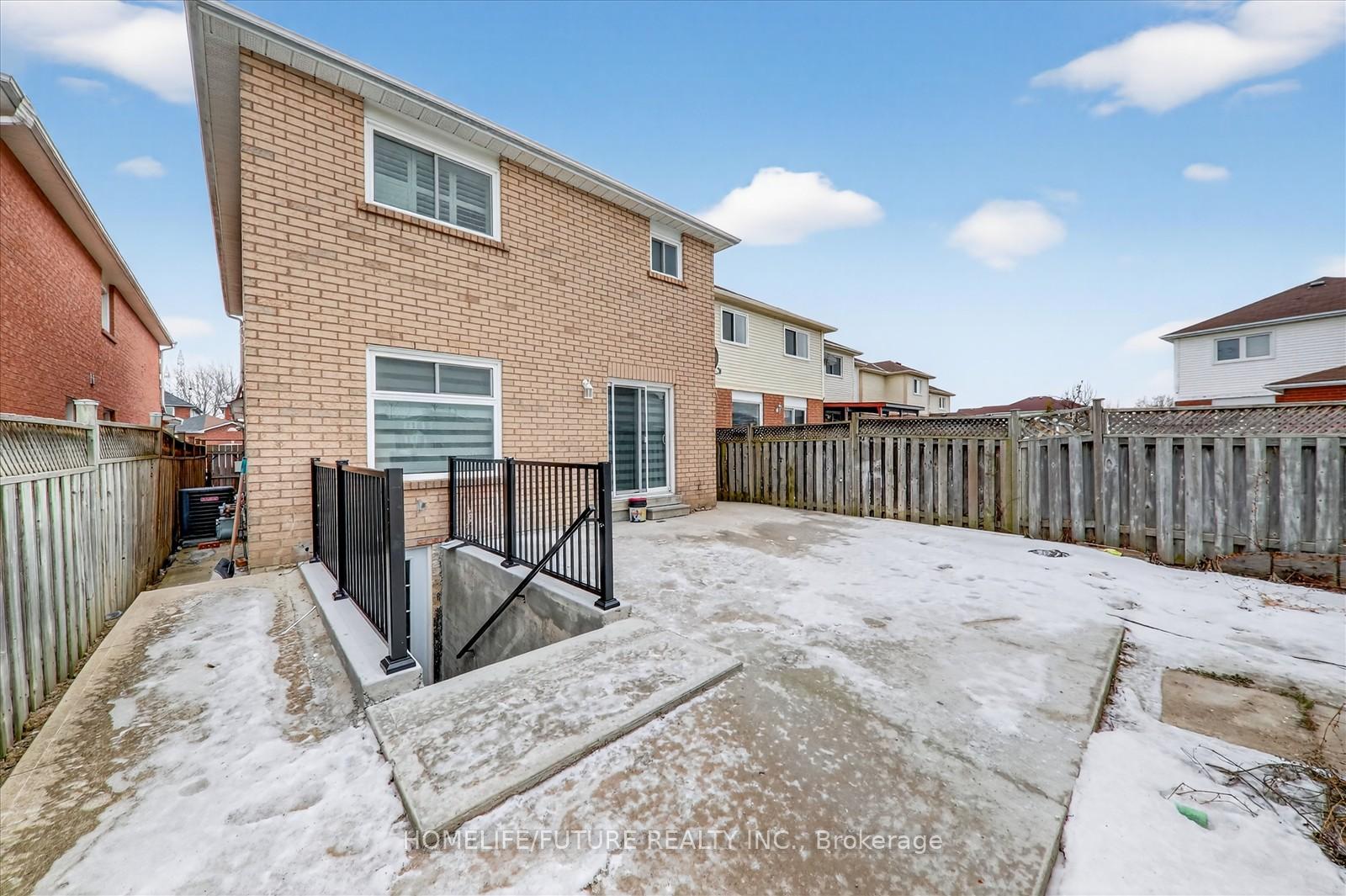 Photo 31 of Unit Main & 2nd, 231 Timberlane Drive, Brampton, Fletcher's Creek South — HOMEH