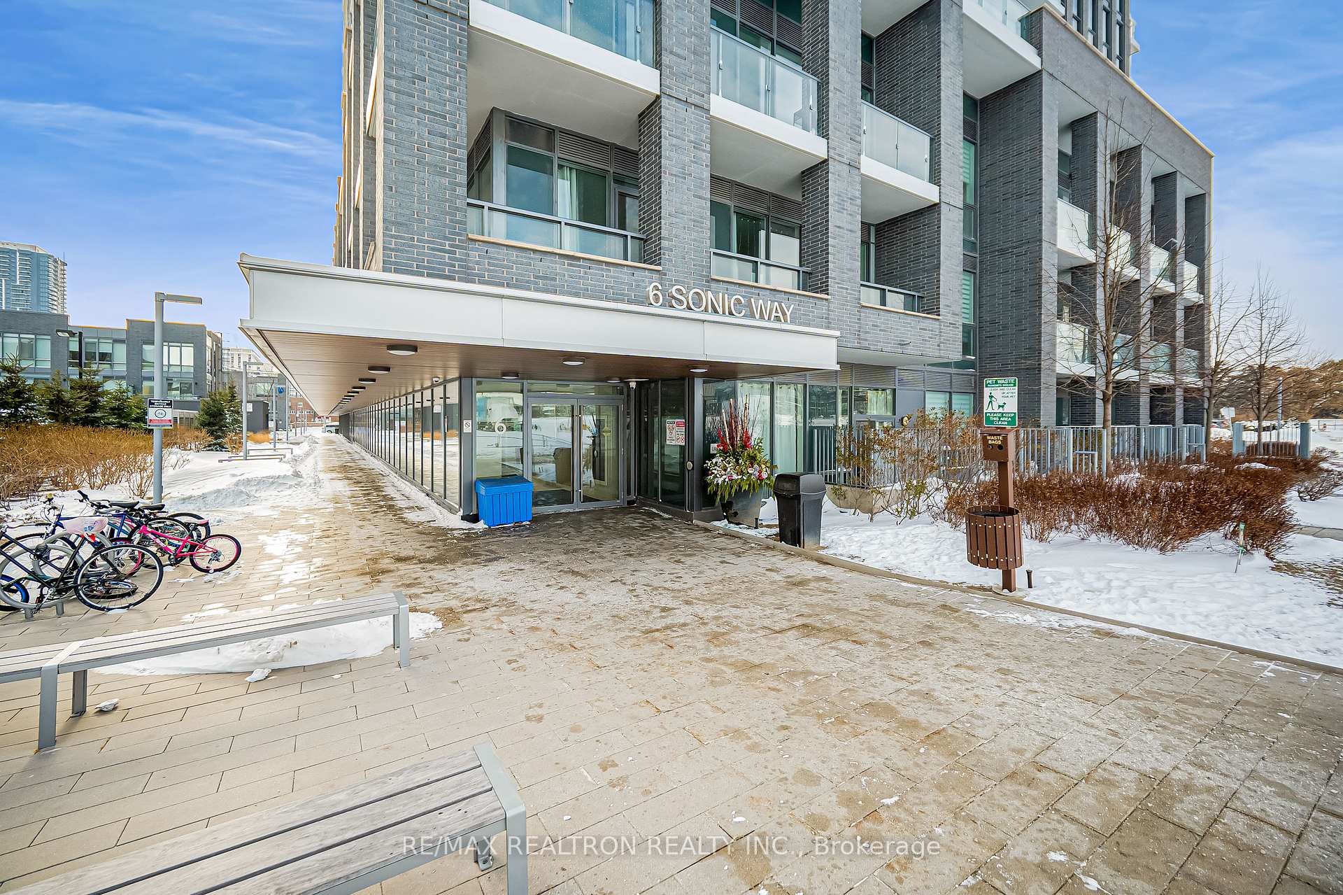 Photo 2 of Unit 902, 6 Sonic Way, Toronto, Flemingdon Park — HOMEH