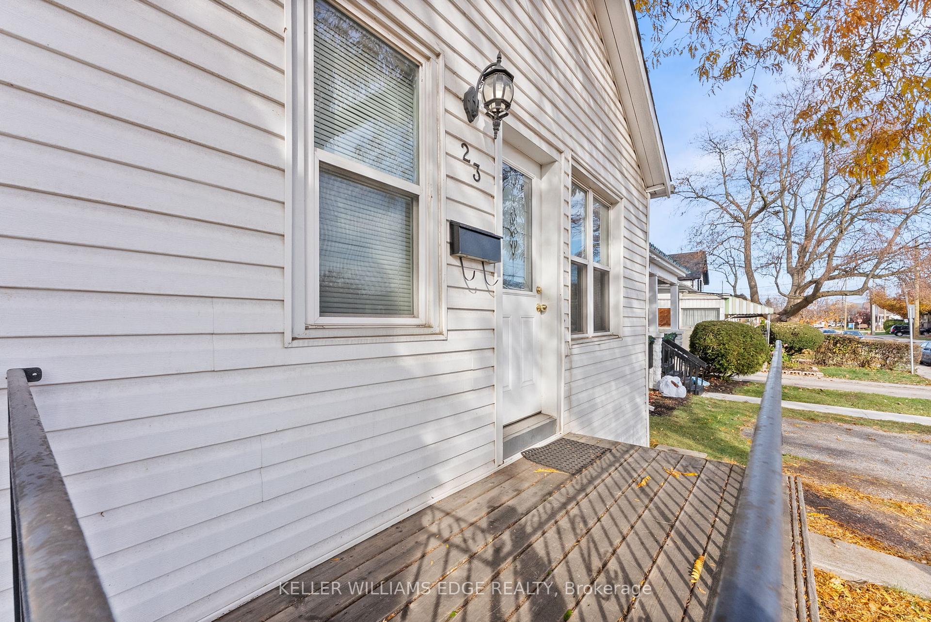 Photo 5 of 23 Wexford Avenue N, Hamilton, Crown Point — HOMEH