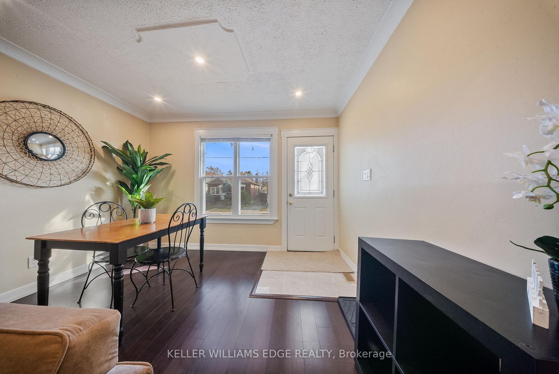 Photo 6 of 23 Wexford Avenue N, Hamilton, Crown Point — HOMEH