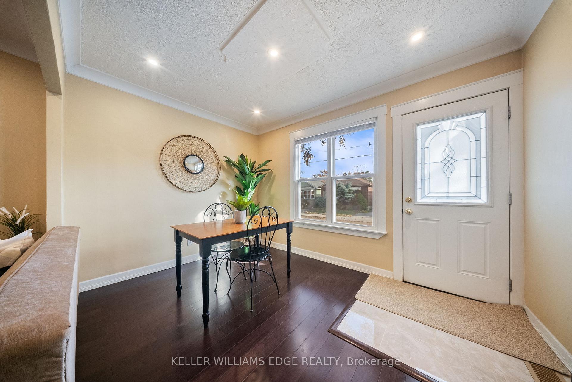 Photo 7 of 23 Wexford Avenue N, Hamilton, Crown Point — HOMEH