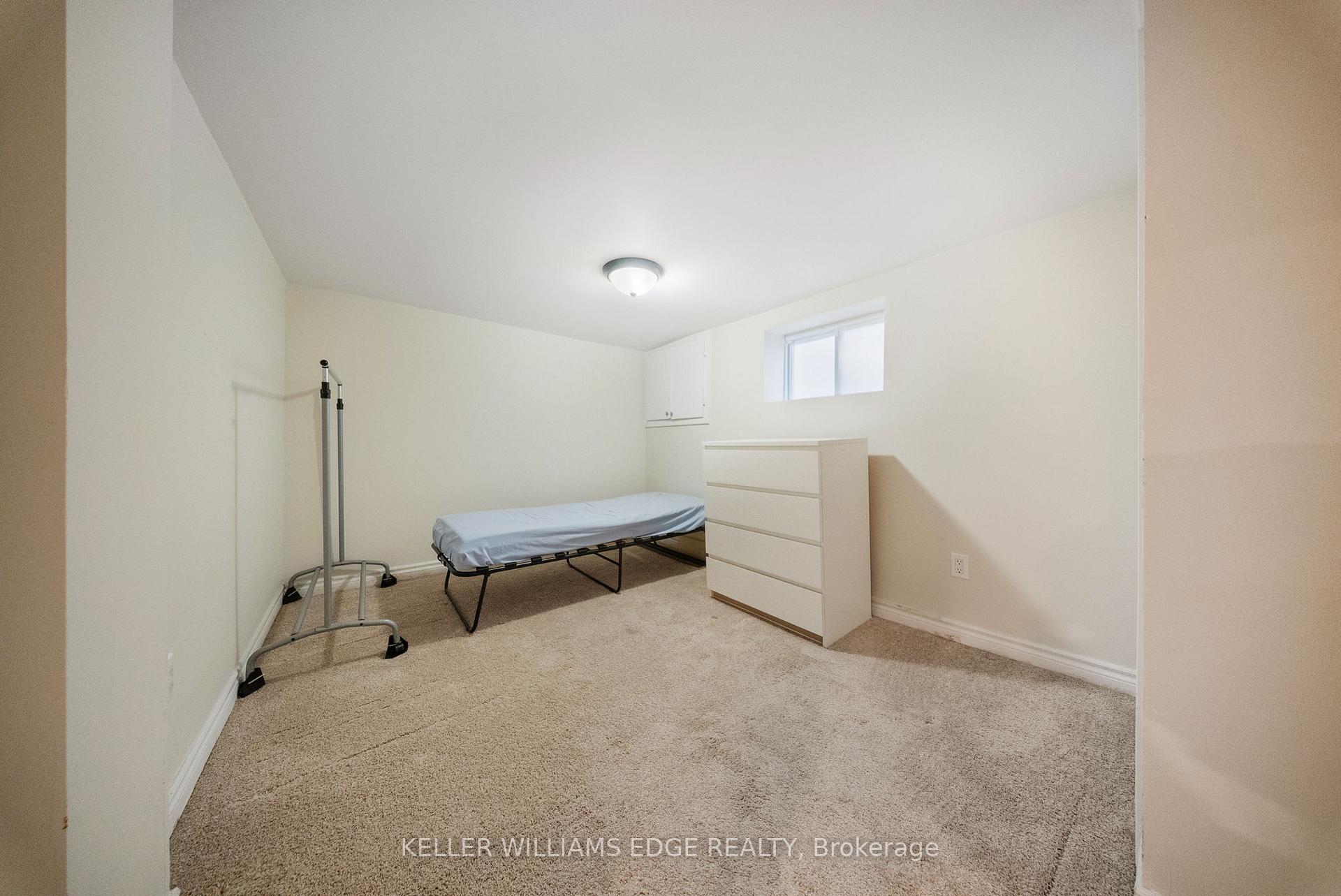 Photo 17 of 23 Wexford Avenue N, Hamilton, Crown Point — HOMEH