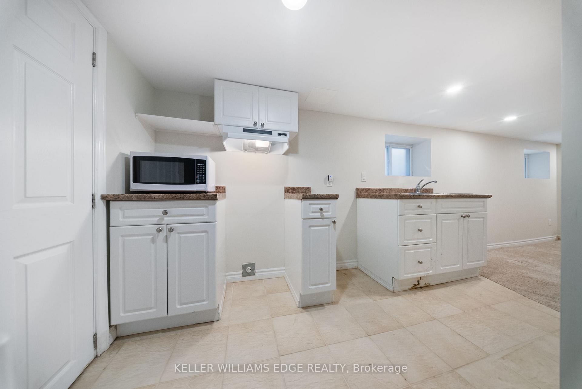 Photo 19 of 23 Wexford Avenue N, Hamilton, Crown Point — HOMEH