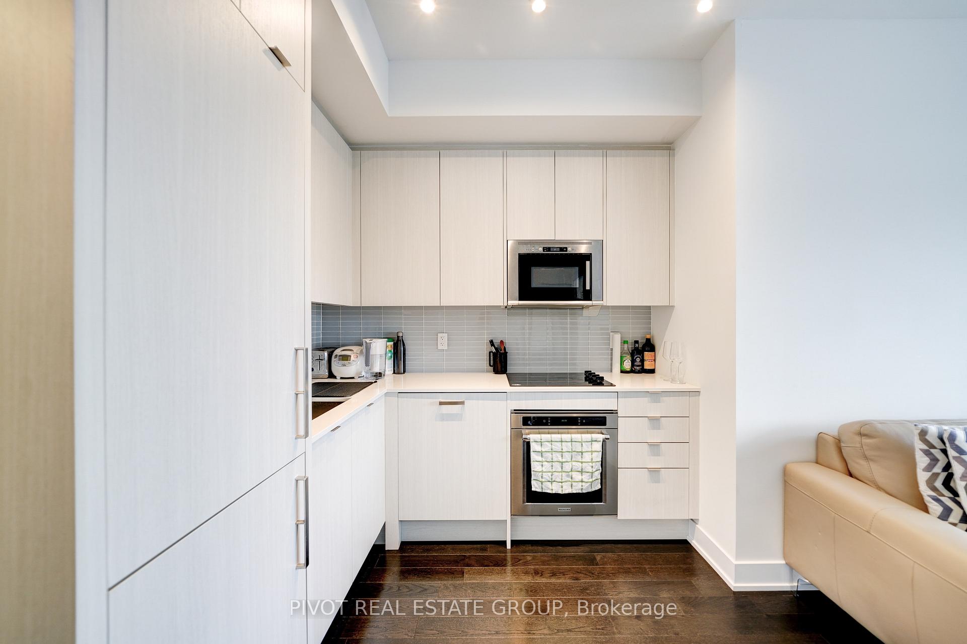 Photo 4 of Unit 701, 181 Bedford Road, Toronto, The Annex — HOMEH