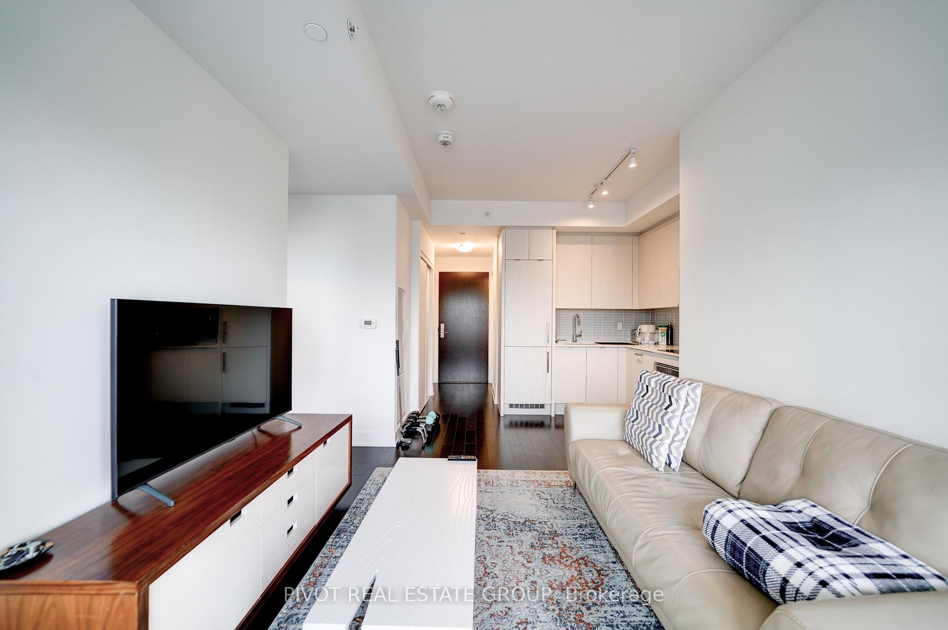 Photo 6 of Unit 701, 181 Bedford Road, Toronto, The Annex — HOMEH