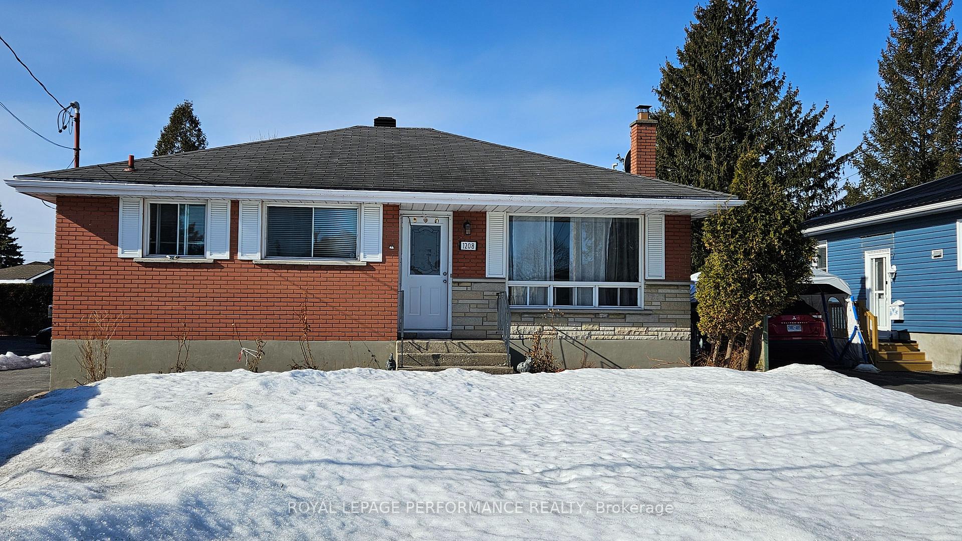 Photo 1 of 1208 Henry Street W, Cornwall — HOMEH