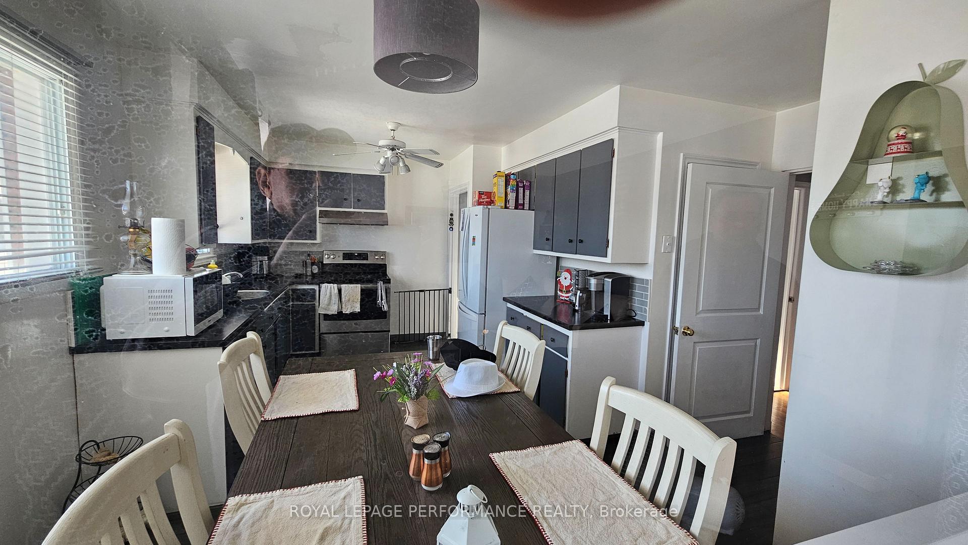 Photo 7 of 1208 Henry Street W, Cornwall — HOMEH