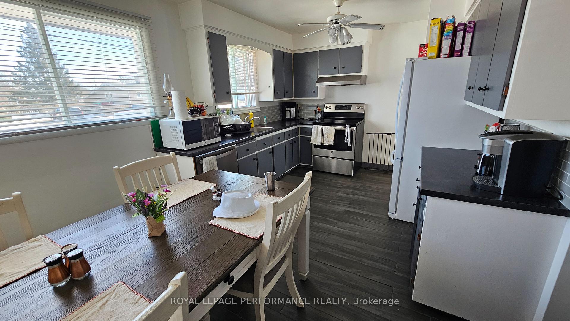 Photo 10 of 1208 Henry Street W, Cornwall — HOMEH