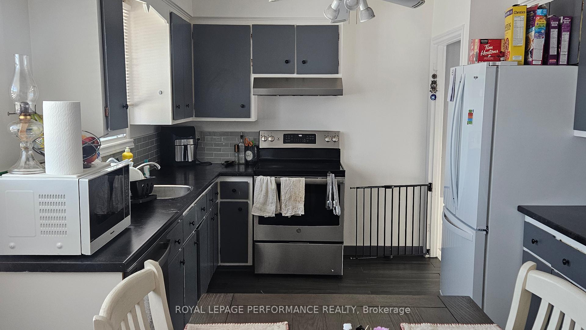 Photo 11 of 1208 Henry Street W, Cornwall — HOMEH