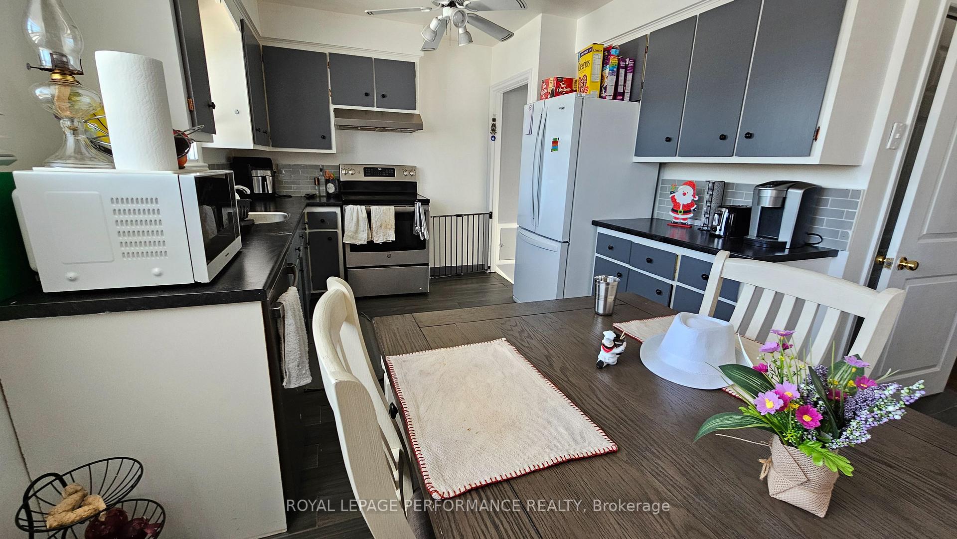 Photo 13 of 1208 Henry Street W, Cornwall — HOMEH