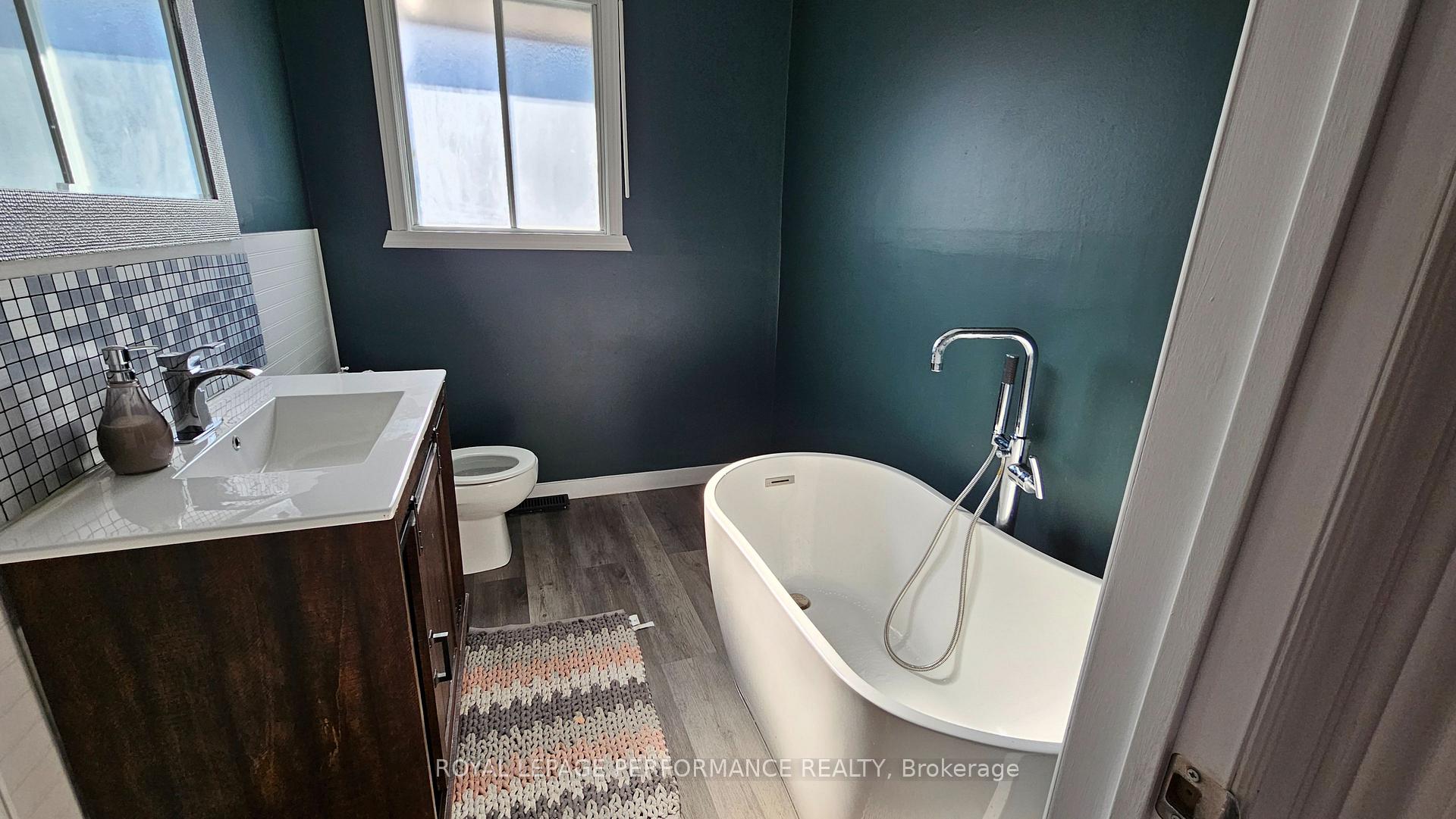 Photo 23 of 1208 Henry Street W, Cornwall — HOMEH