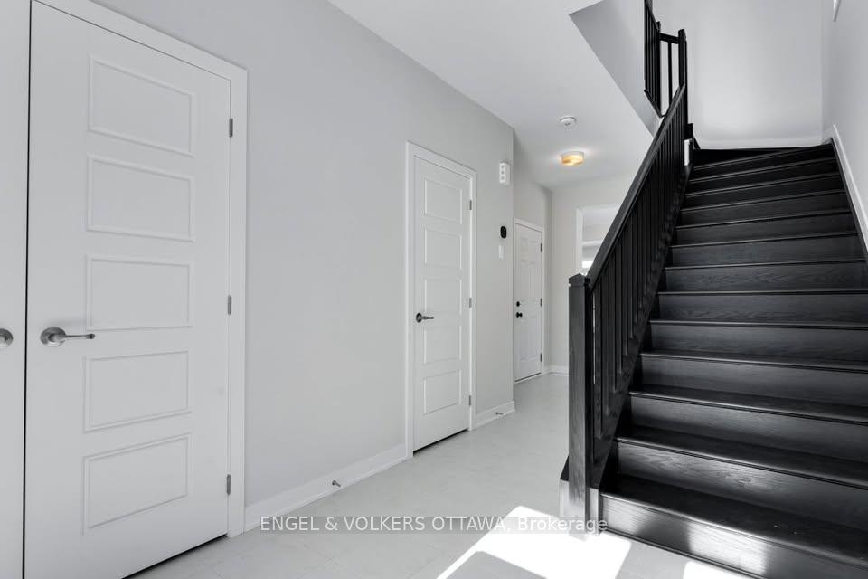 Photo 2 of 270 Orminston Crescent, Ottawa, Barrhaven - Stonebridge — HOMEH