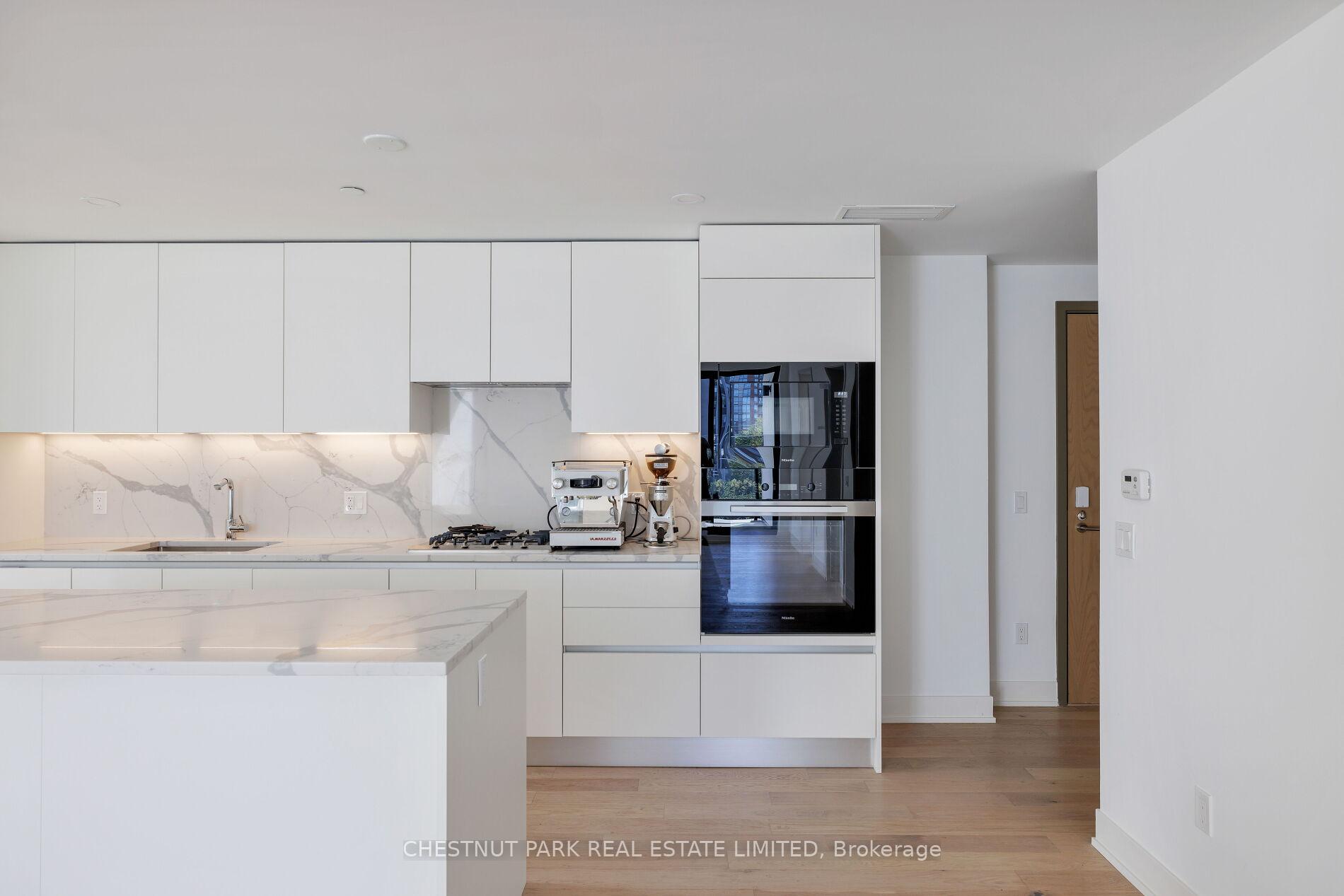 Photo 2 of Unit PH406, 200 Keewatin Avenue, Toronto, Mount Pleasant East — HOMEH