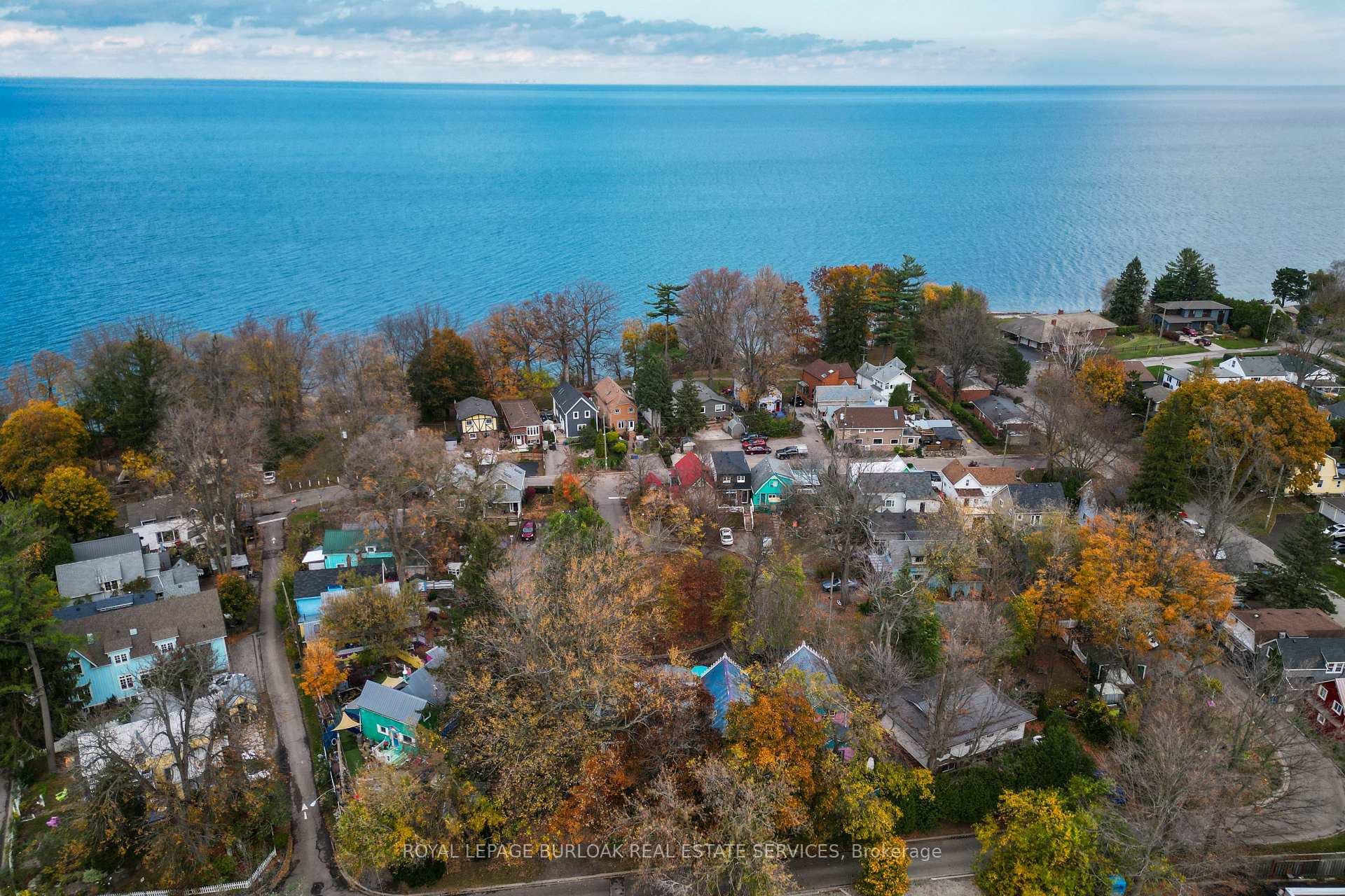 Photo 1 of 26 Auditorium Circle, Grimsby, Grimsby Beach — HOMEH