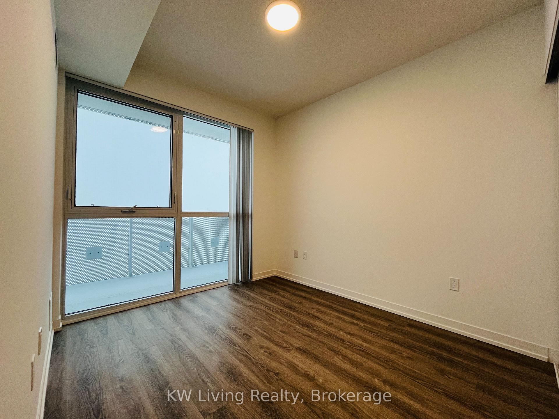 Photo 5 of Unit 4705, 8 Interchange Way, Vaughan, Vaughan Corporate Centre — HOMEH