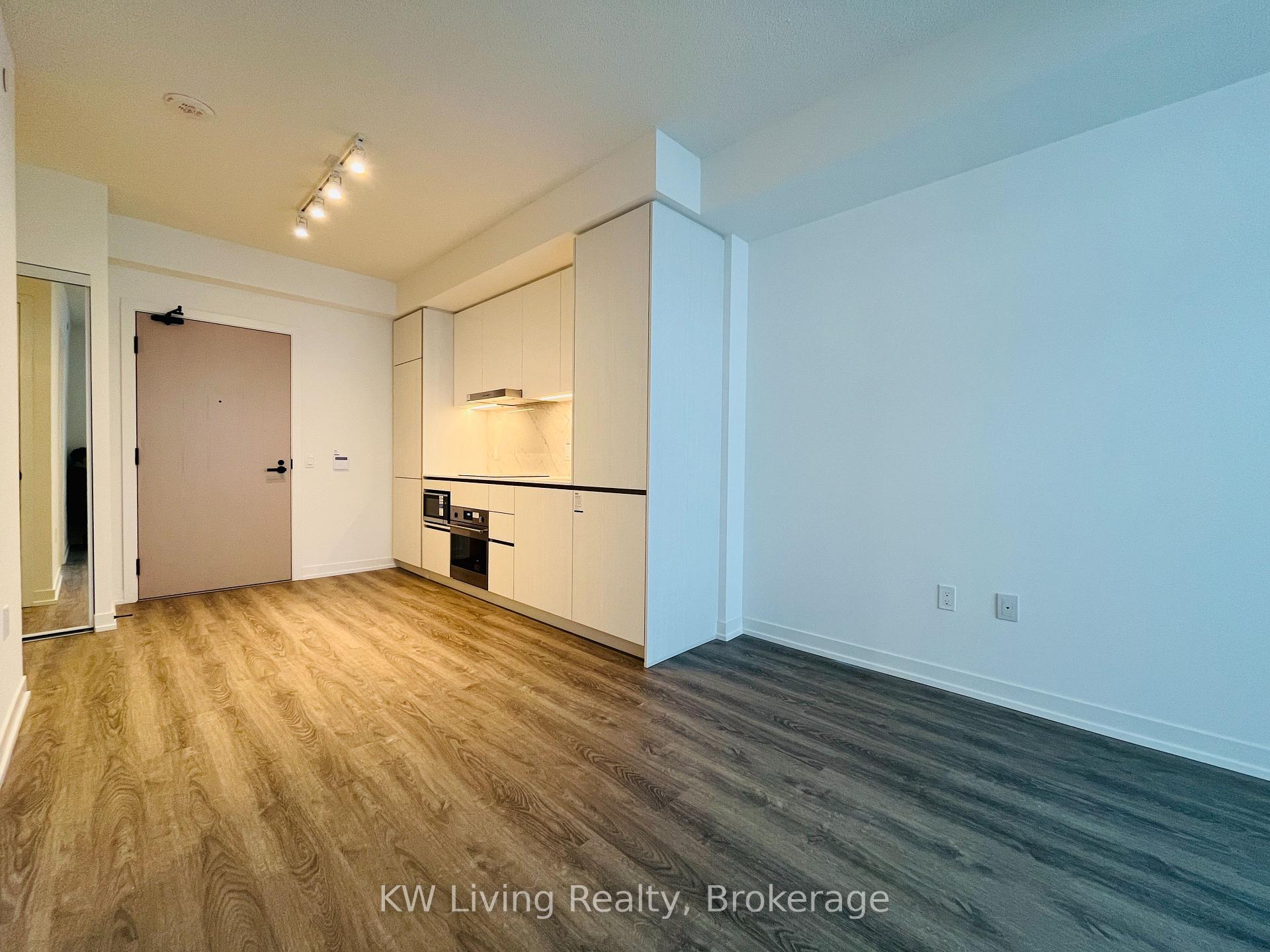 Photo 3 of Unit 4705, 8 Interchange Way, Vaughan, Vaughan Corporate Centre — HOMEH