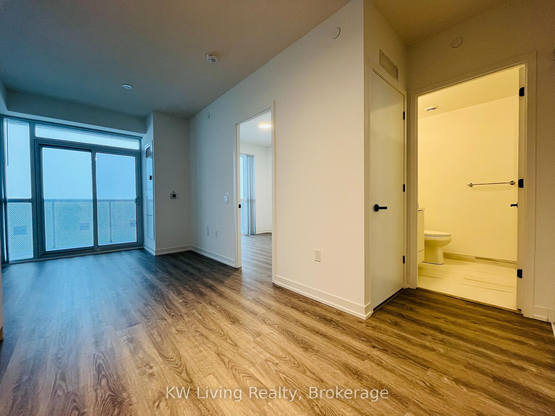 Photo 7 of Unit 4705, 8 Interchange Way, Vaughan, Vaughan Corporate Centre — HOMEH