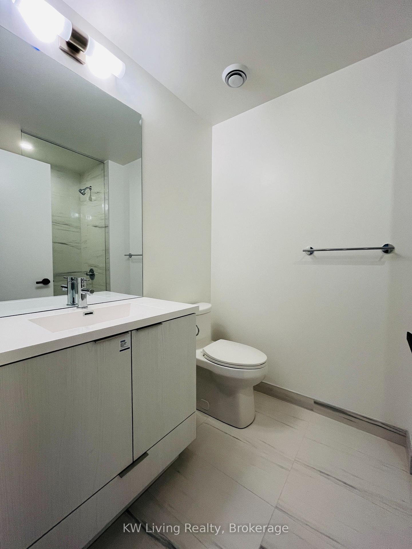 Photo 6 of Unit 4705, 8 Interchange Way, Vaughan, Vaughan Corporate Centre — HOMEH