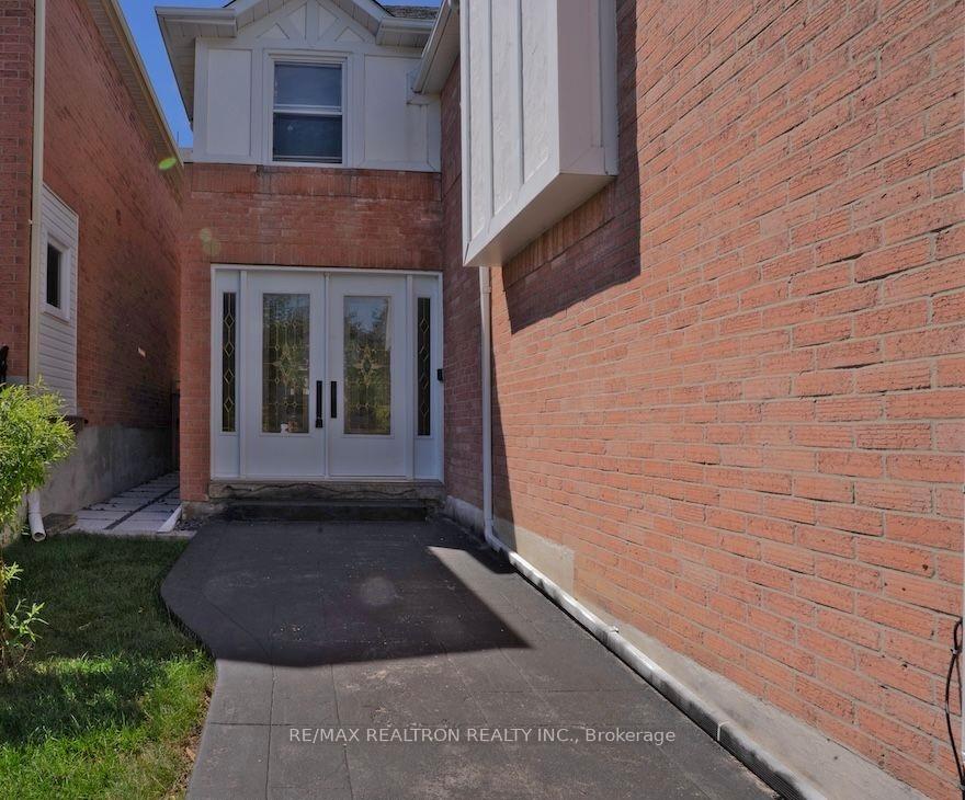 Photo 1 of Unit Main Floor, 85 Glen Crescent, Vaughan, Uplands — HOMEH