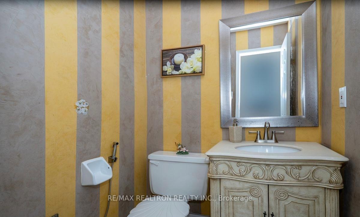 Photo 6 of Unit Main Floor, 85 Glen Crescent, Vaughan, Uplands — HOMEH