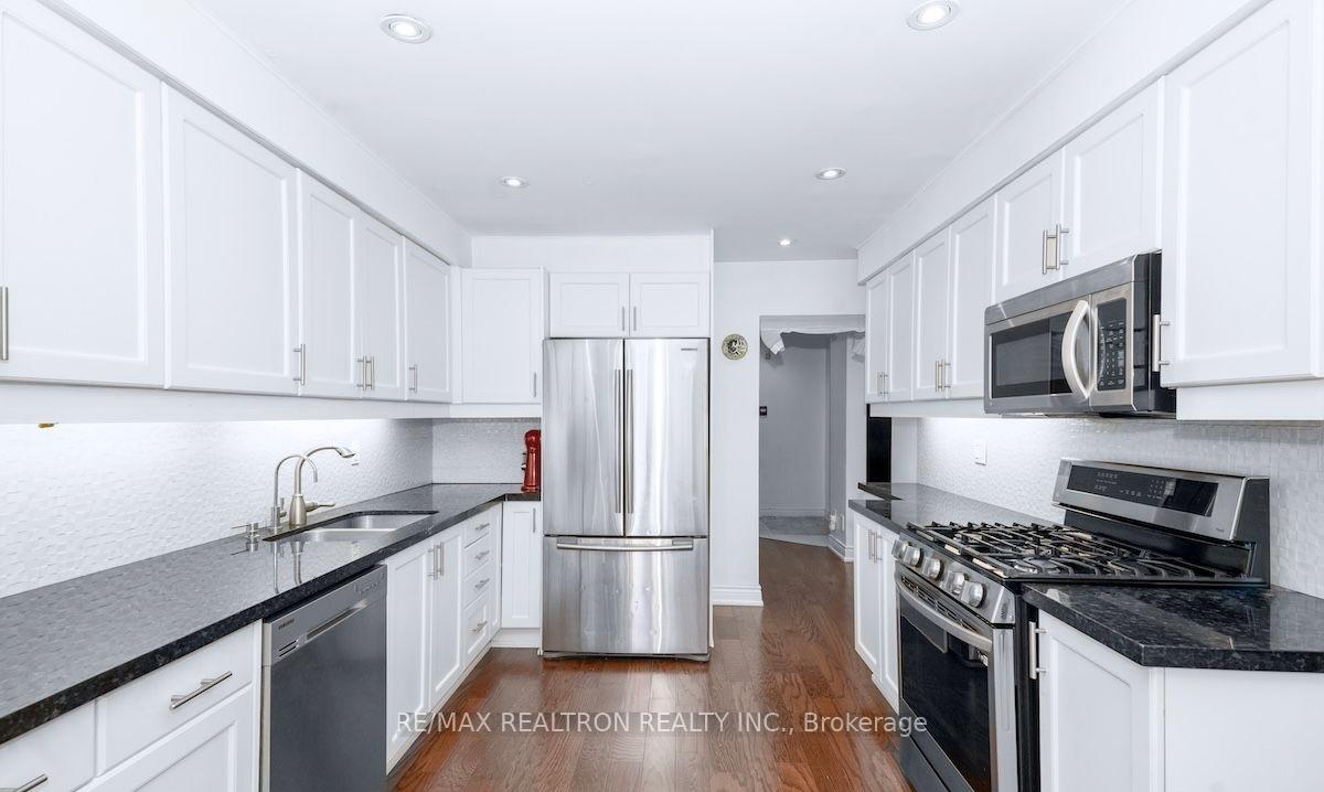 Photo 7 of Unit Main Floor, 85 Glen Crescent, Vaughan, Uplands — HOMEH