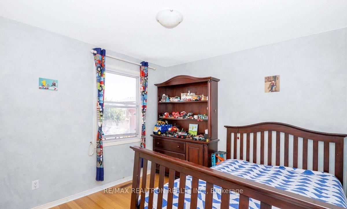 Photo 4 of Unit Main Floor, 85 Glen Crescent, Vaughan, Uplands — HOMEH
