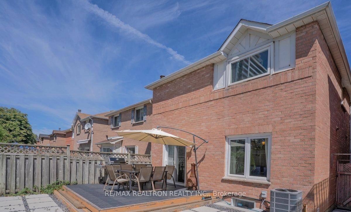Photo 10 of Unit Main Floor, 85 Glen Crescent, Vaughan, Uplands — HOMEH
