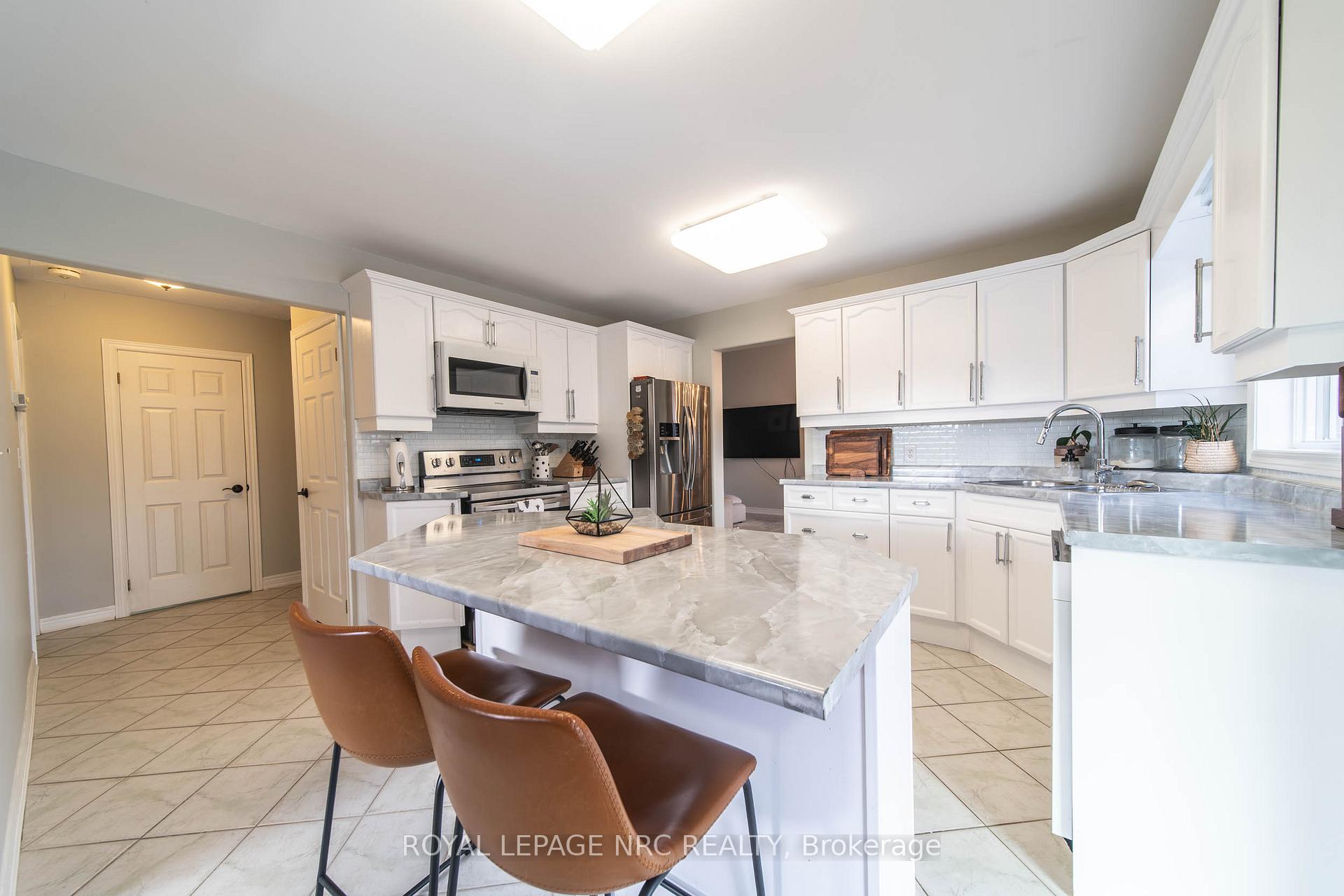 Photo 34 of 7955 Harvest Crescent, Niagara Falls, Ascot — HOMEH