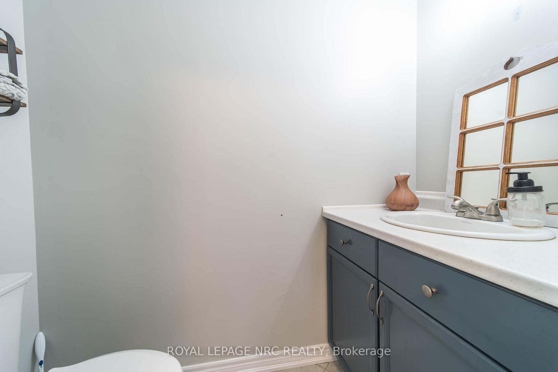 Photo 12 of 7955 Harvest Crescent, Niagara Falls, Ascot — HOMEH
