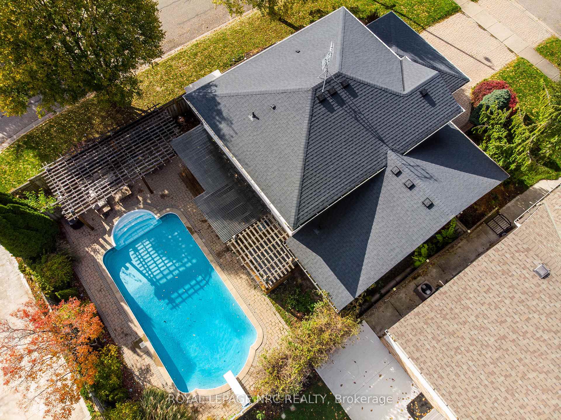Photo 37 of 7955 Harvest Crescent, Niagara Falls, Ascot — HOMEH
